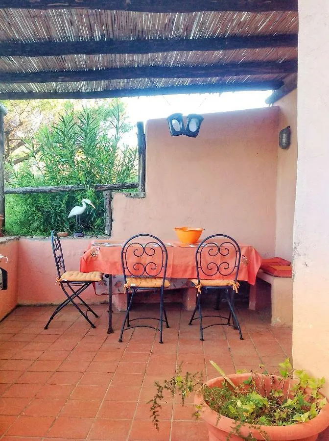 Appartement Gli Oleandri Di Calarossa - 5M Walk To The Beach Isola Rossa  Italië